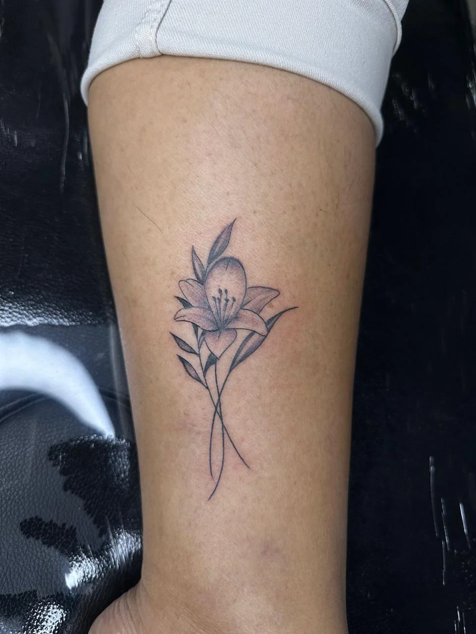 Small Minimal Flower